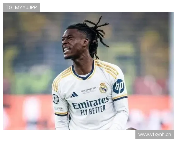 卡马文加客串左后卫的战术价值分析