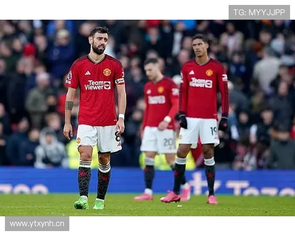 曼联重建进程存疑,阵容补强未解根本问题,赛季表现持续承压